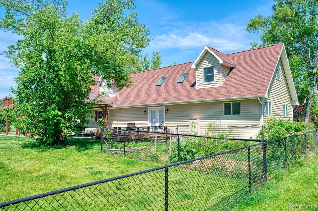 13800 12 Mile Road Green Oak Township MI 48178