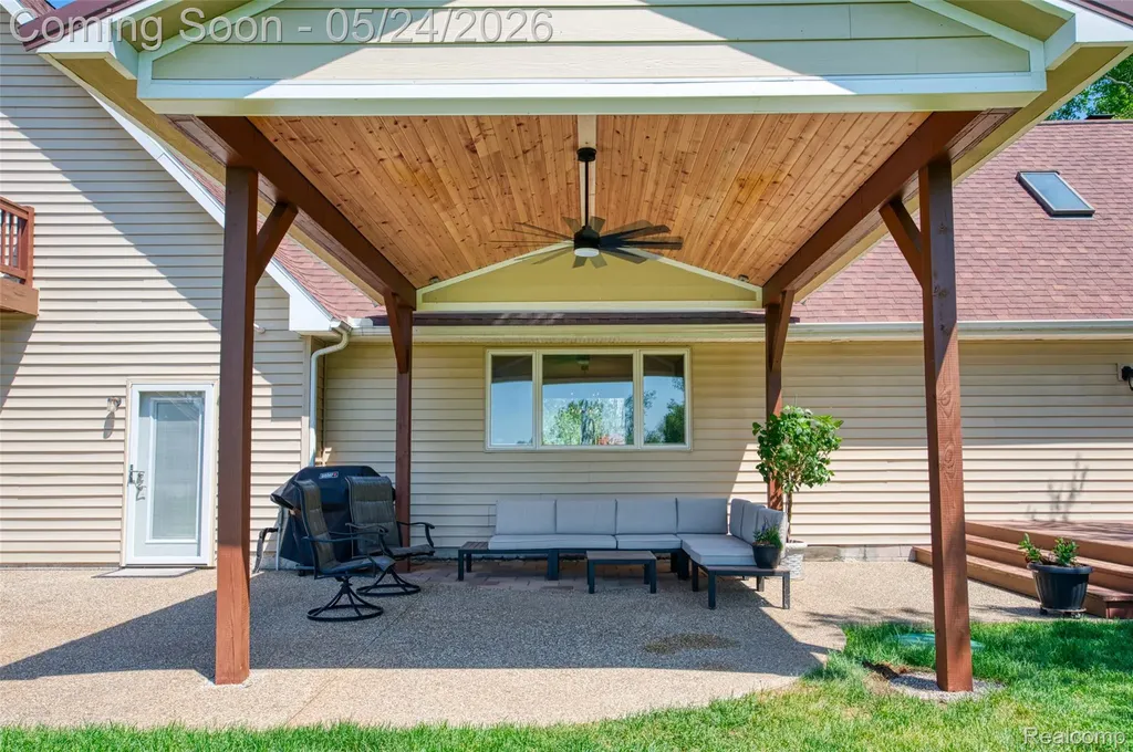 13800 12 Mile Road Green Oak Township MI 48178
