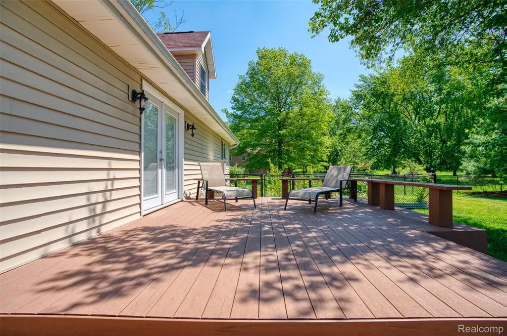 13800 12 Mile Road Green Oak Township MI 48178