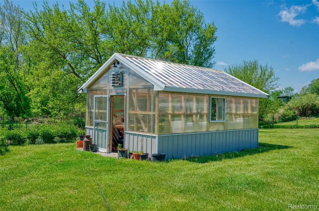13800 12 Mile Road Green Oak Township MI 48178