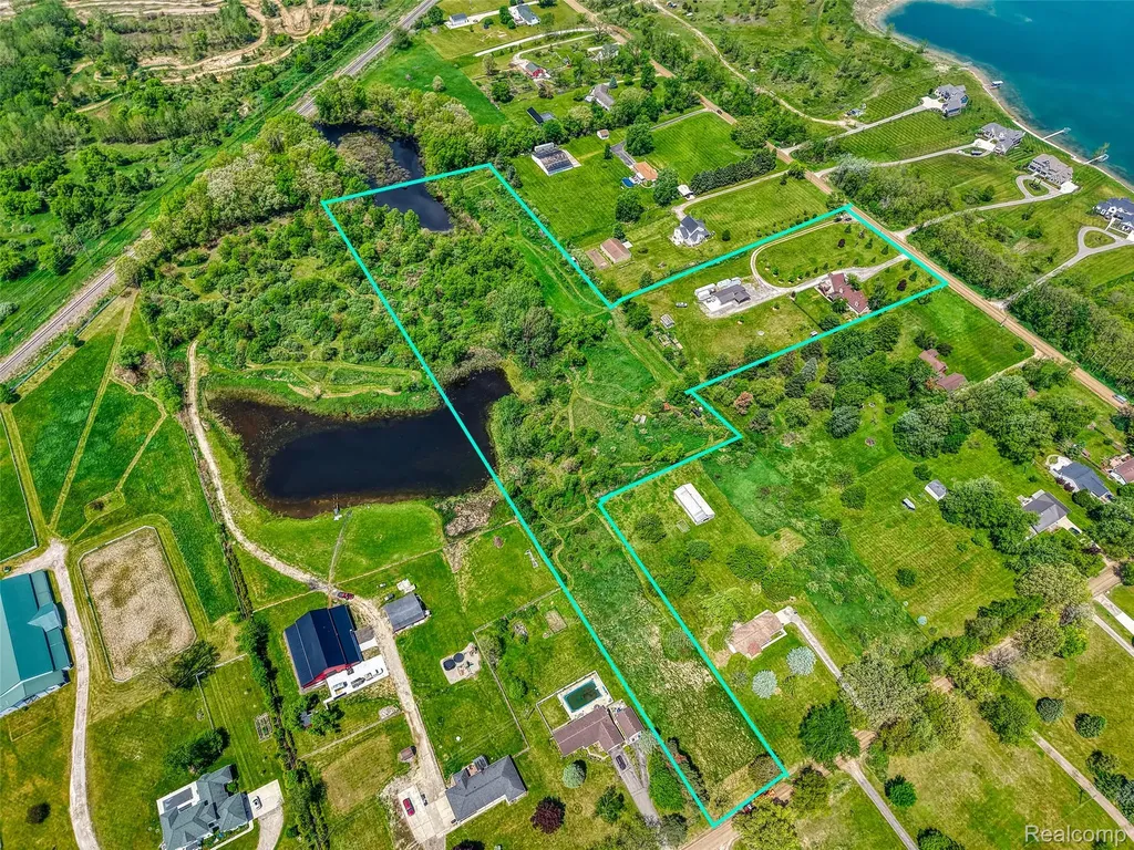 13800 12 Mile Road Green Oak Township MI 48178
