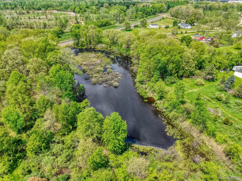 13800 12 Mile Road Green Oak Township MI 48178