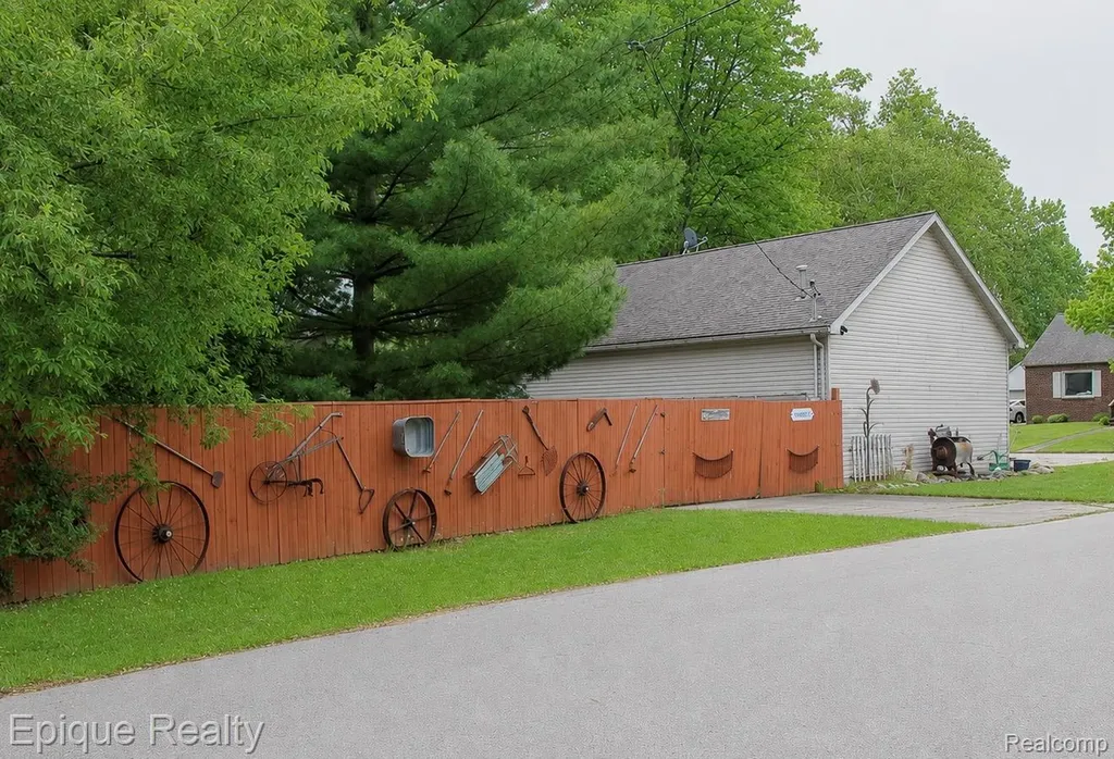 12 Mccoll Street Yale City MI 48097