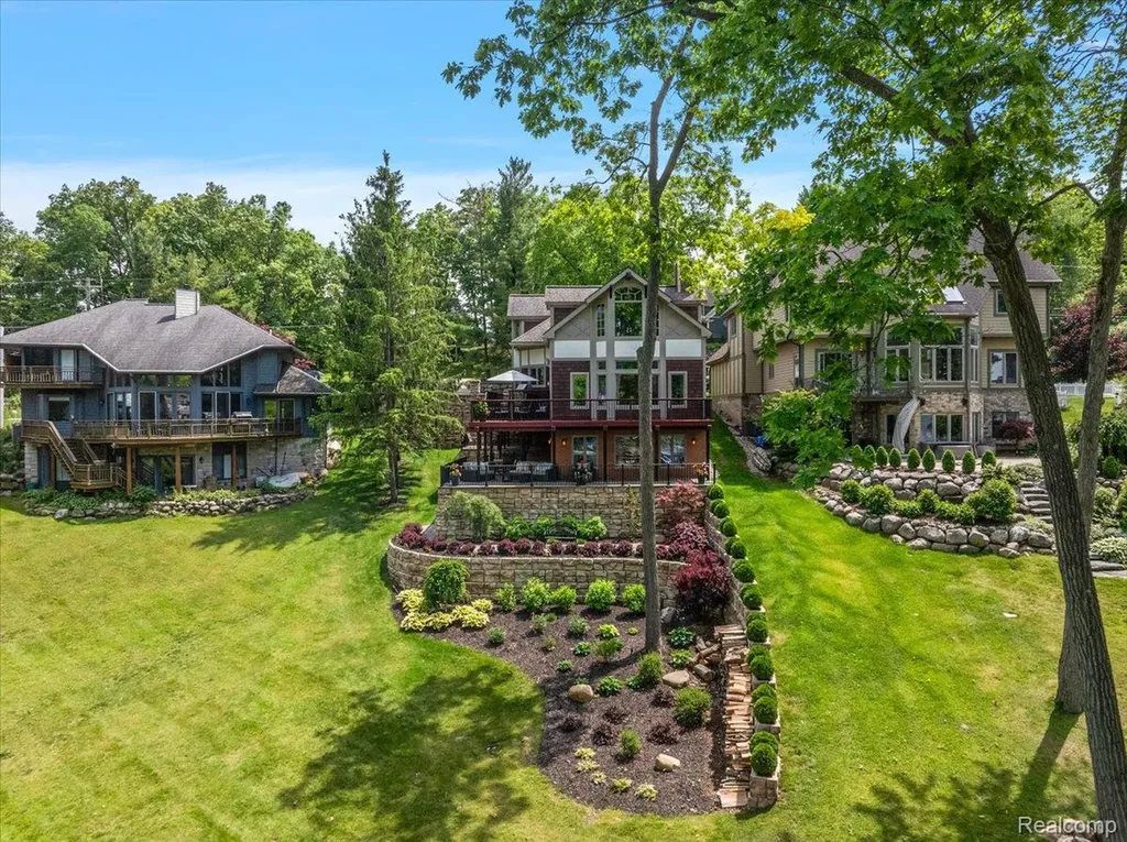1739 Ridge Road White Lake Charter Township MI 48383