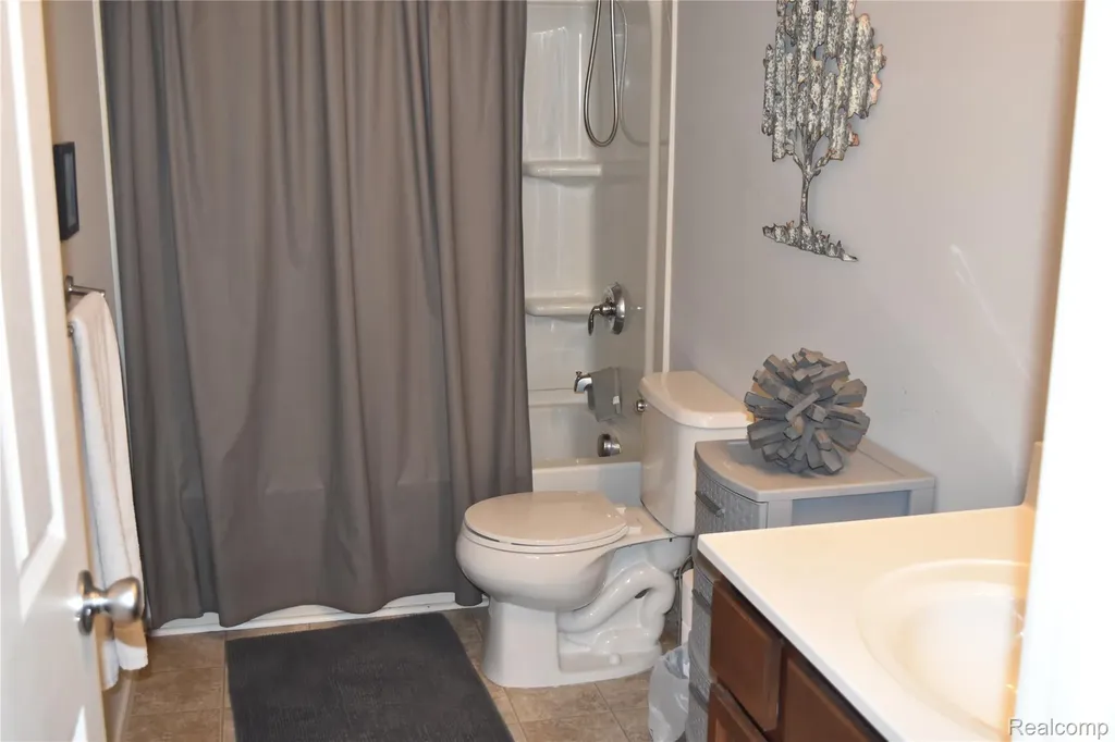 7067 Glenmeadow Court Grand Blanc Charter Township MI 48439