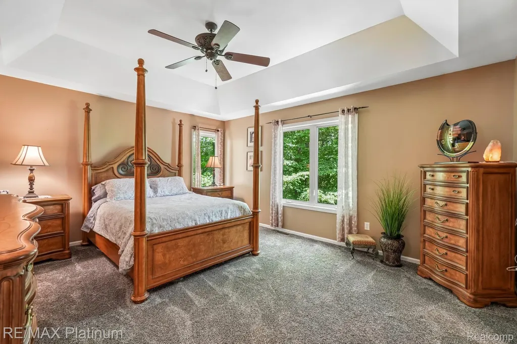 2260 Moorland's View Oceola Township MI 48855