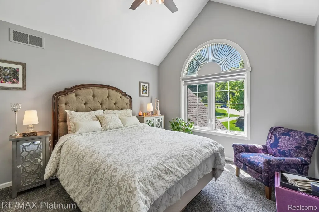 2260 Moorland's View Oceola Township MI 48855