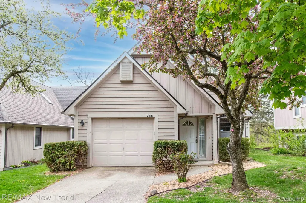 2521 Country Village Court Ann Arbor City MI 48103