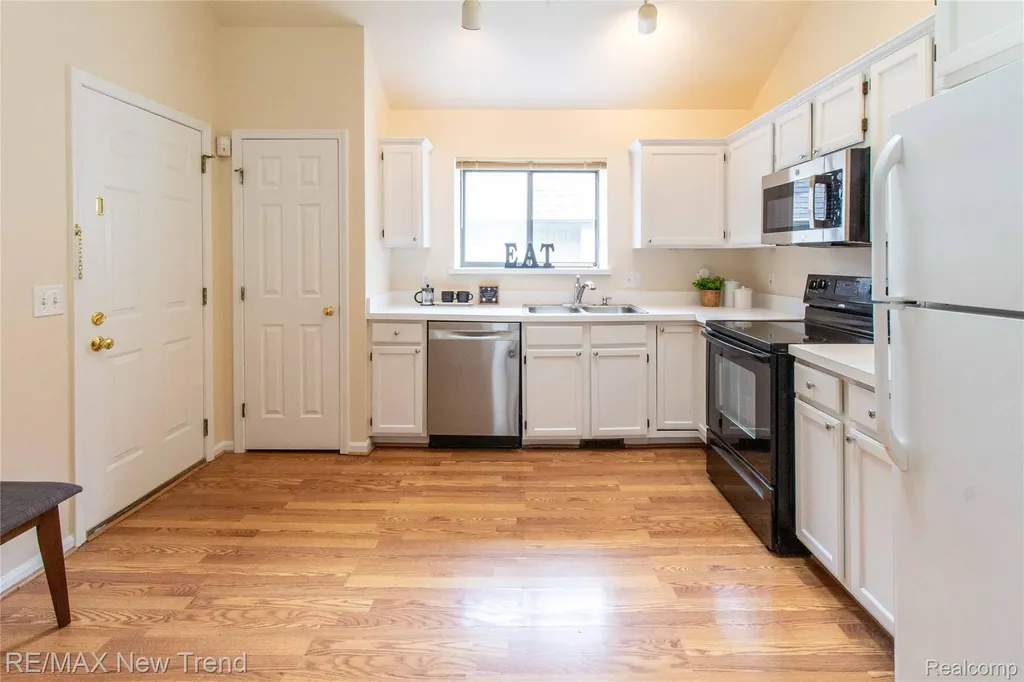 2521 Country Village Court Ann Arbor City MI 48103