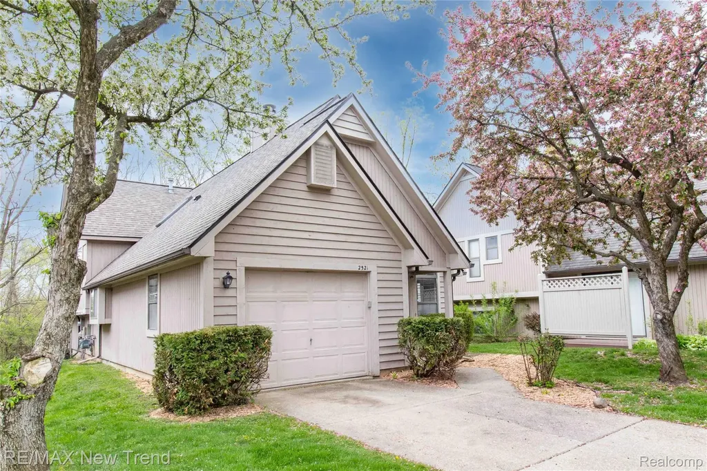 2521 Country Village Court Ann Arbor City MI 48103
