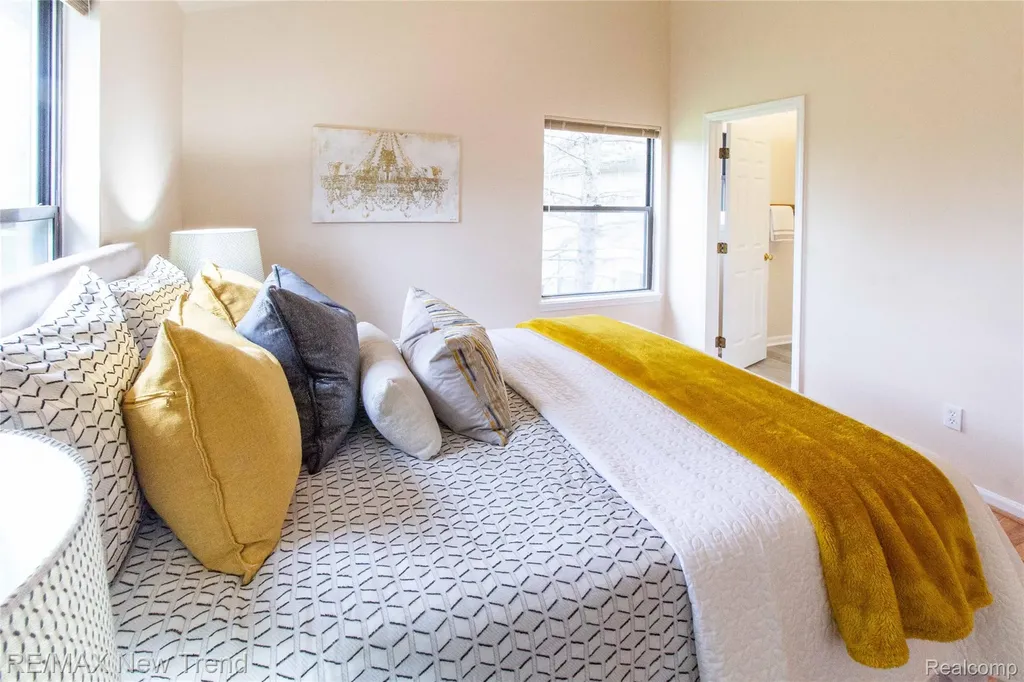 2521 Country Village Court Ann Arbor City MI 48103