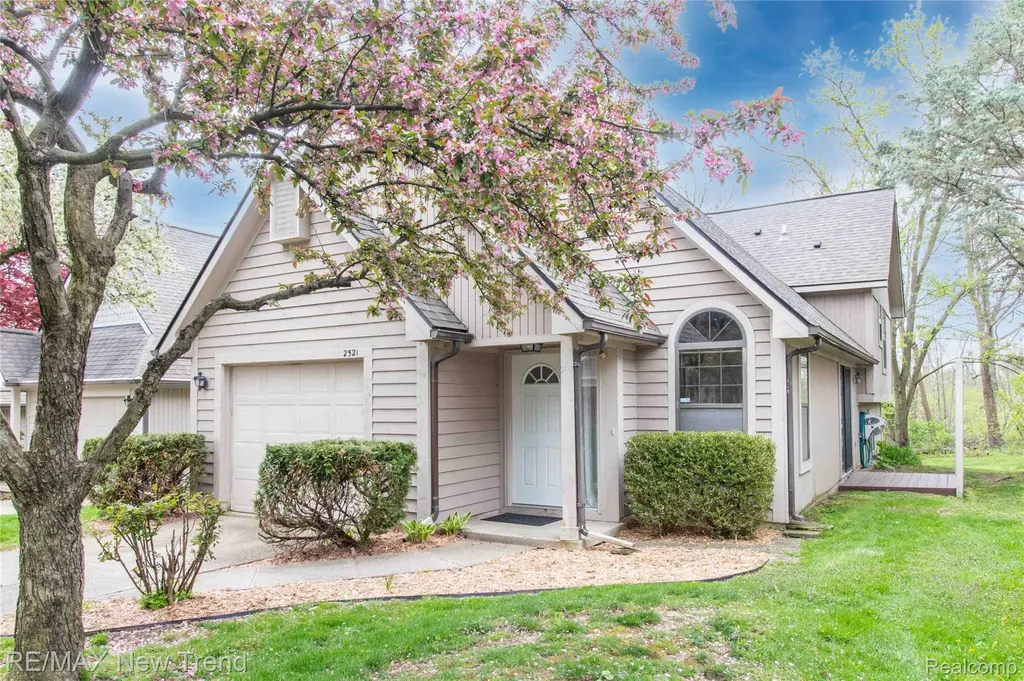 2521 Country Village Court Ann Arbor City MI 48103