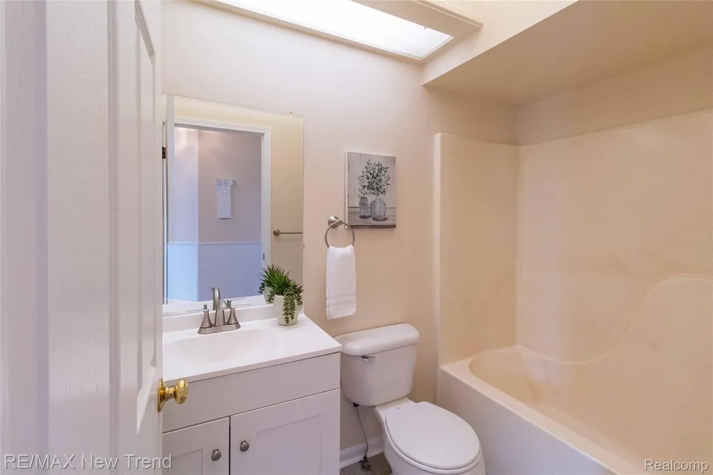 2521 Country Village Court Ann Arbor City MI 48103