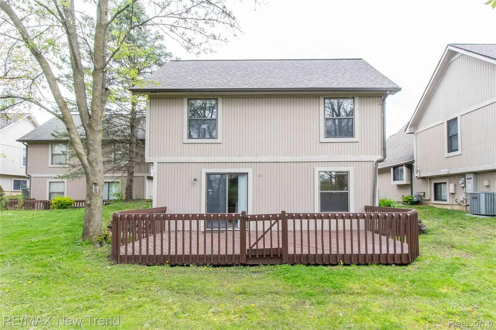 2521 Country Village Court Ann Arbor City MI 48103