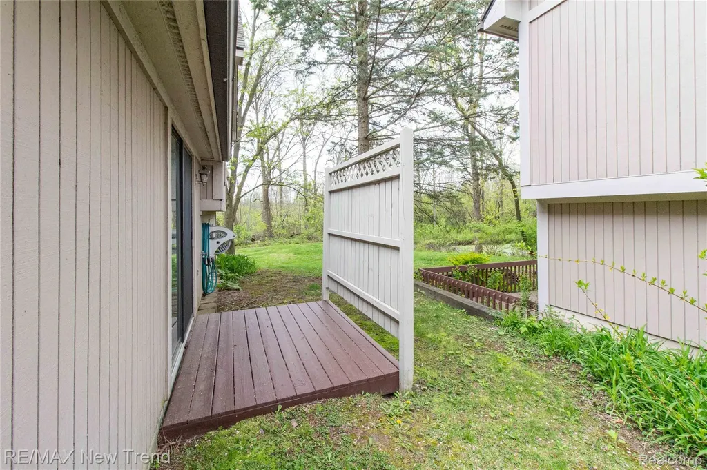 2521 Country Village Court Ann Arbor City MI 48103