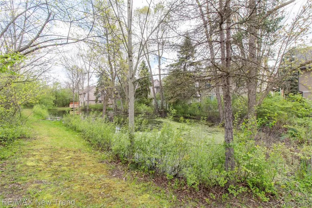 2521 Country Village Court Ann Arbor City MI 48103