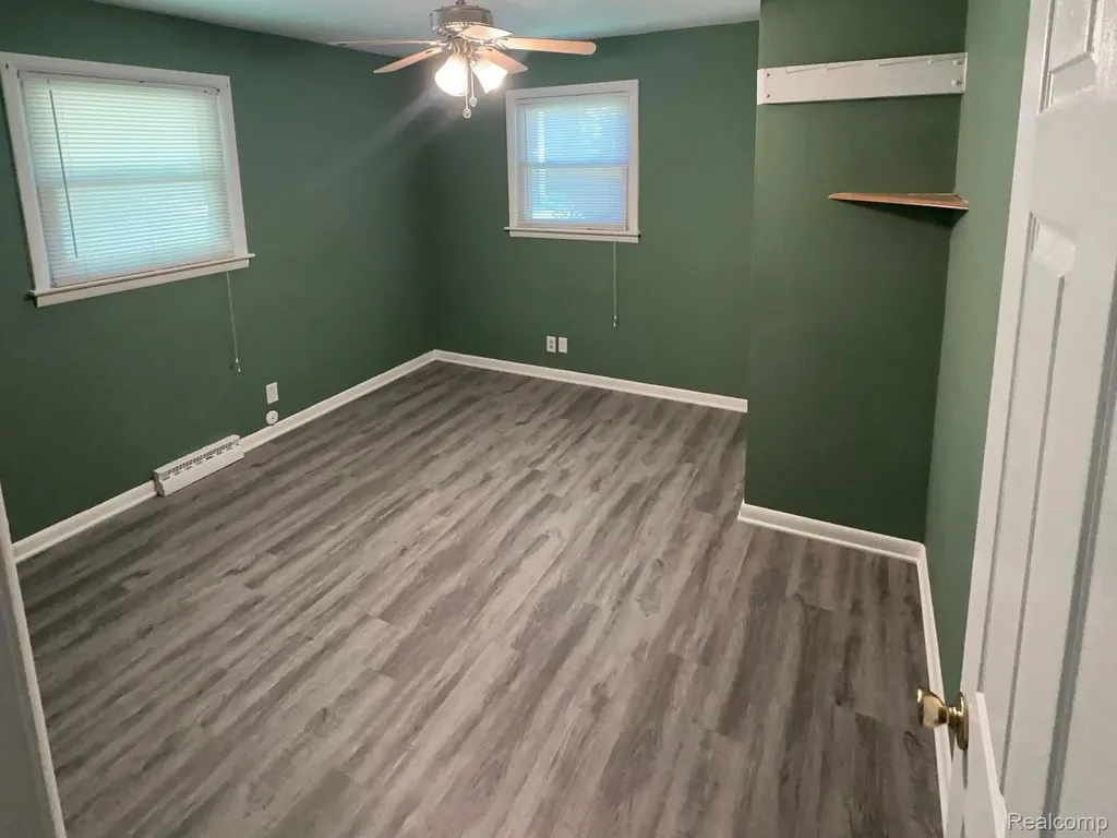 3003 Creston Avenue Lansing City MI 48906