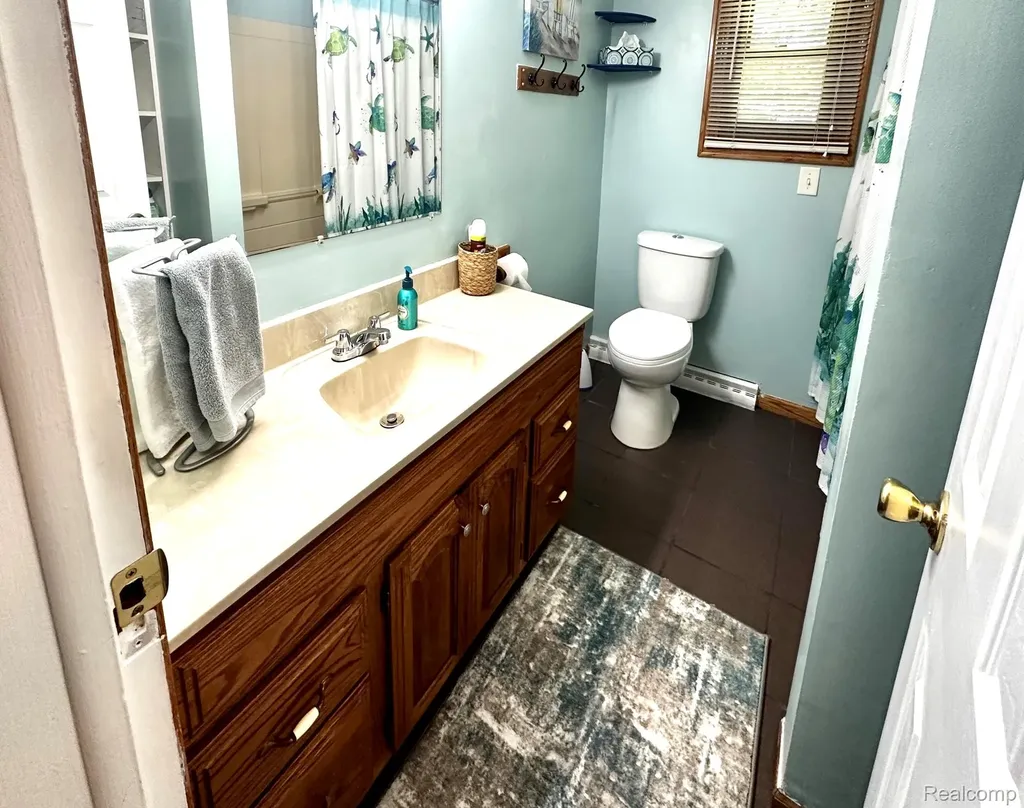 3003 Creston Avenue Lansing City MI 48906