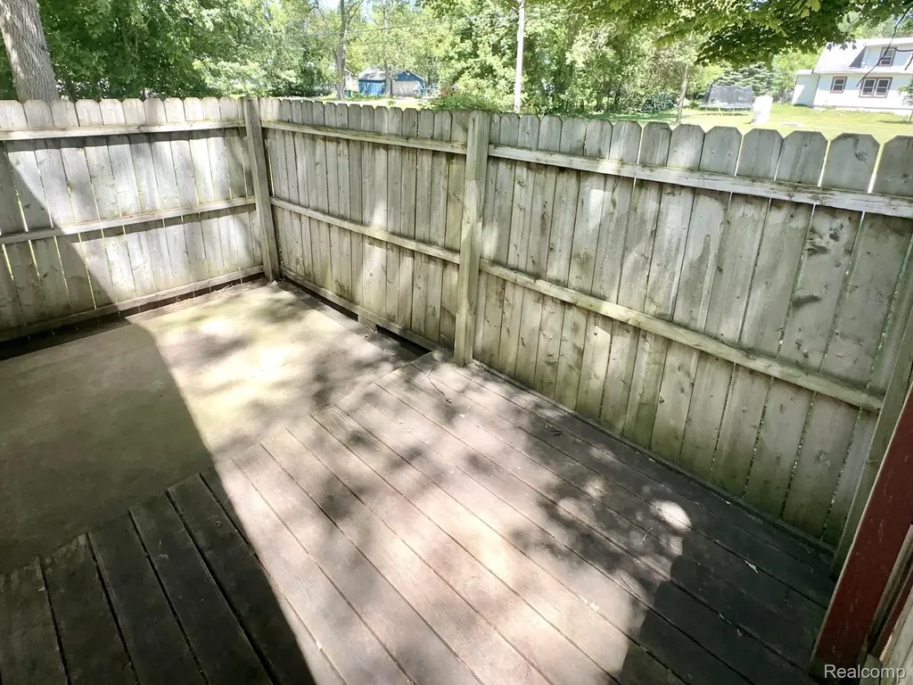 3003 Creston Avenue Lansing City MI 48906