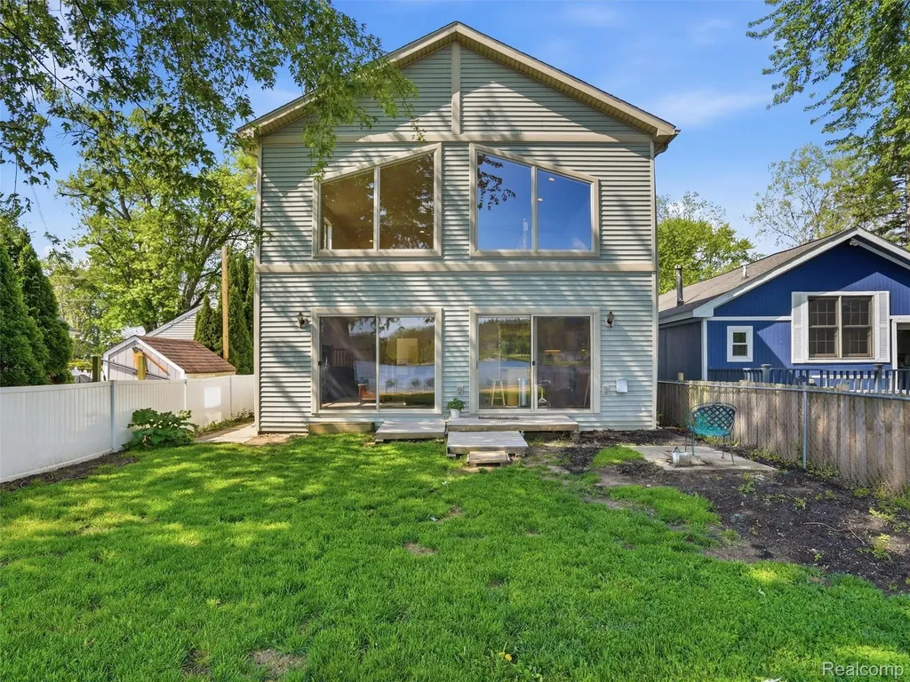 8868 Tackles Drive White Lake Charter Township MI 48386