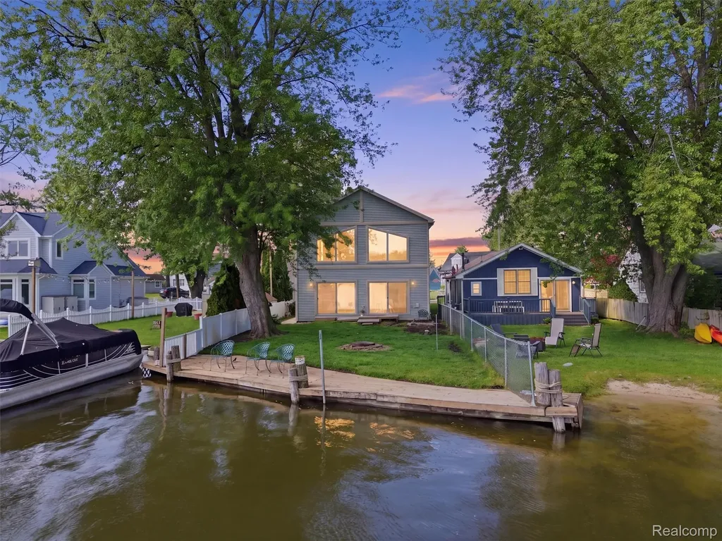 8868 Tackles Drive White Lake Charter Township MI 48386