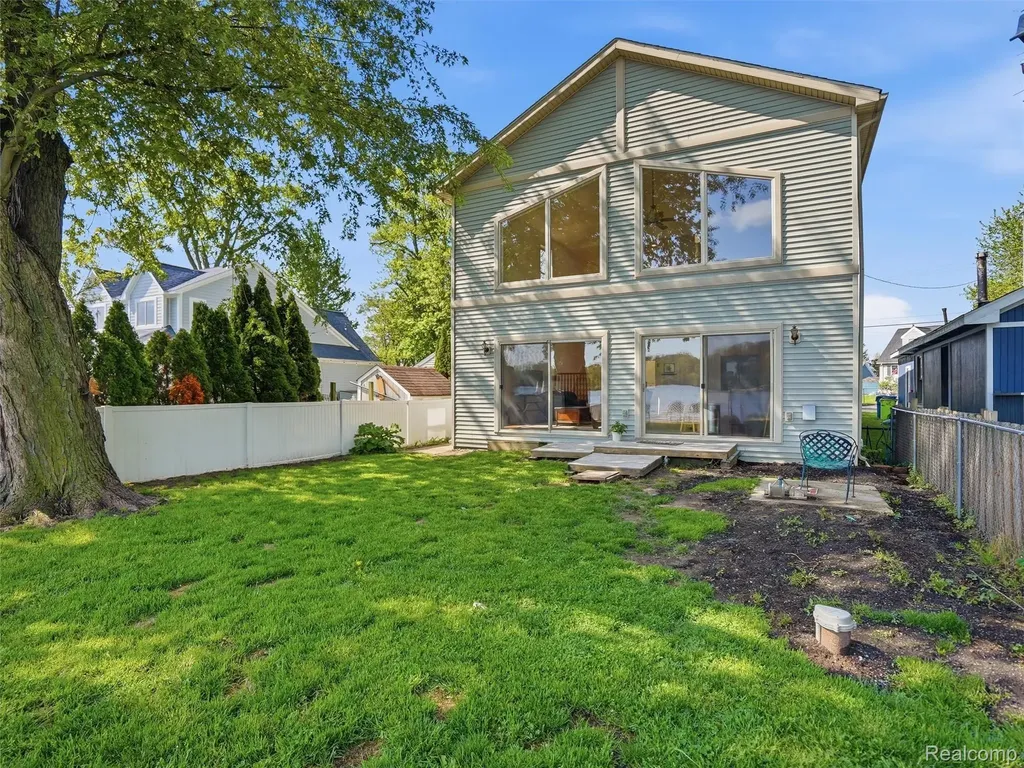 8868 Tackles Drive White Lake Charter Township MI 48386