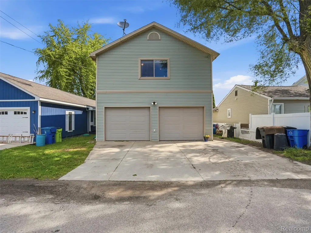 8868 Tackles Drive White Lake Charter Township MI 48386
