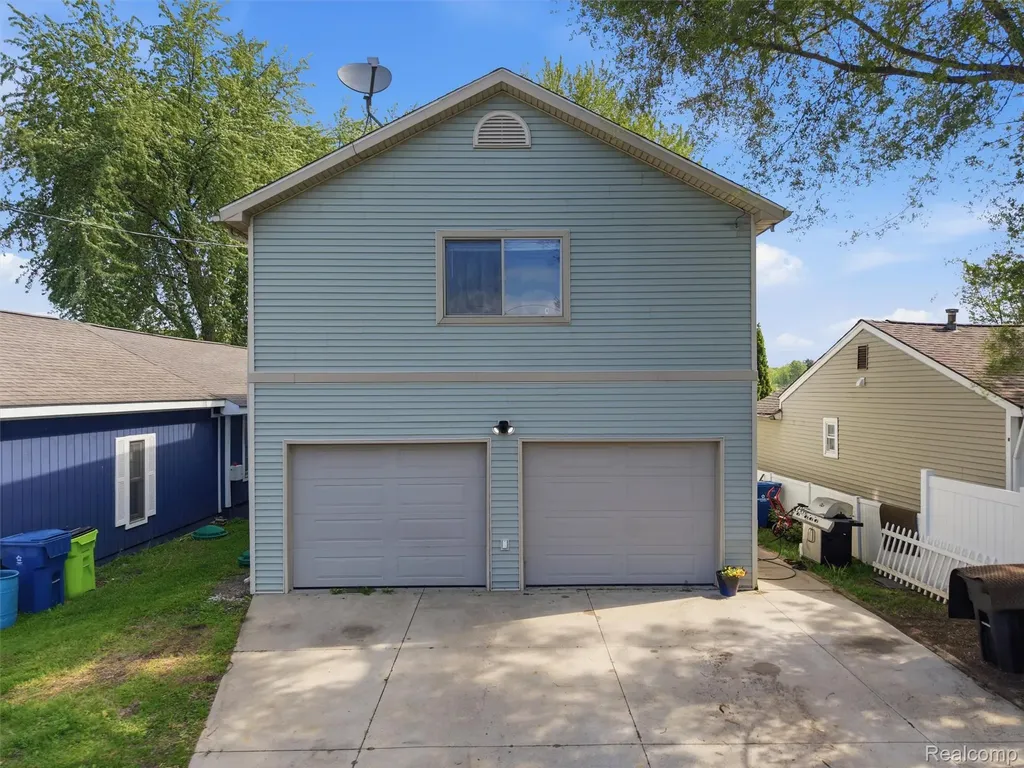 8868 Tackles Drive White Lake Charter Township MI 48386