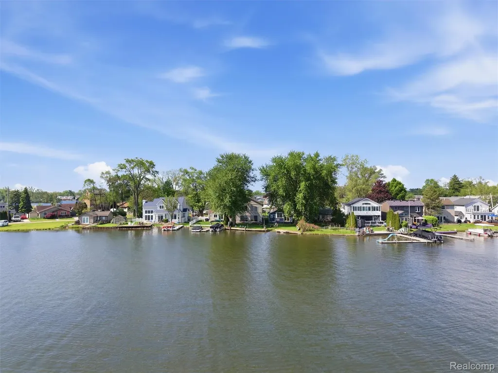 8868 Tackles Drive White Lake Charter Township MI 48386