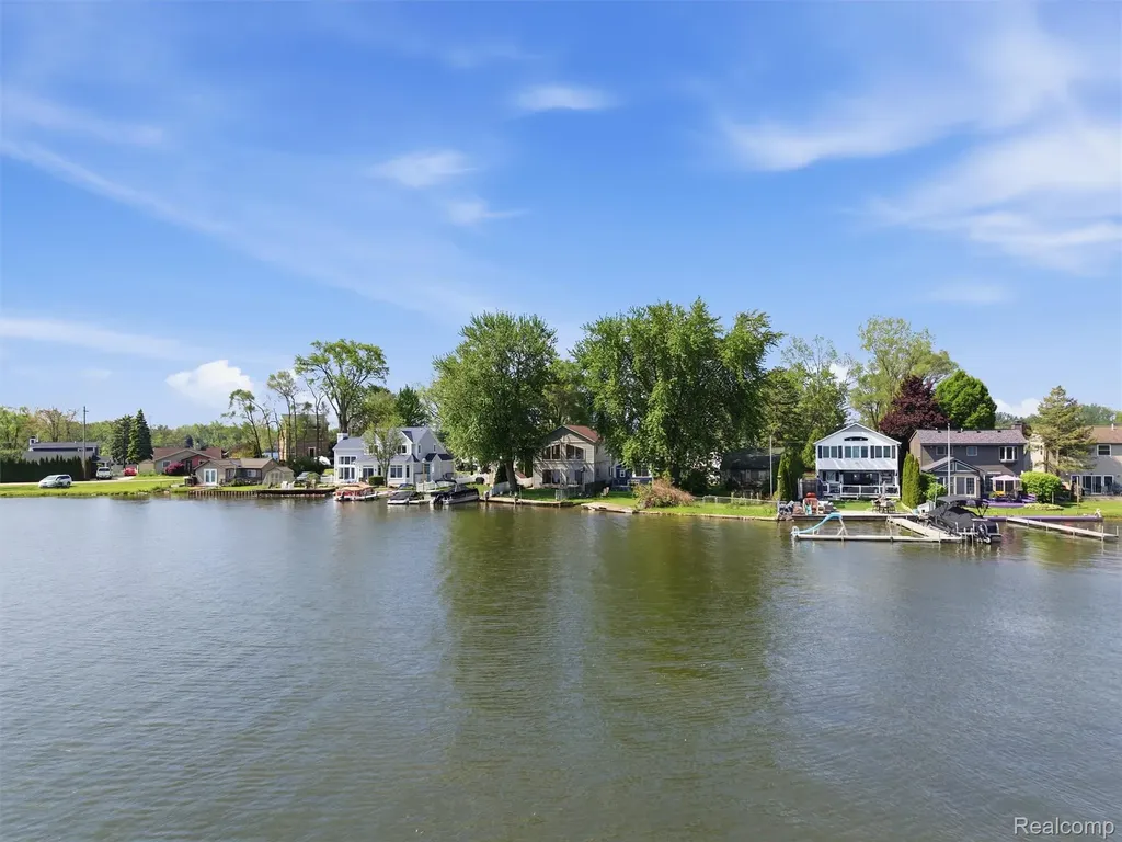 8868 Tackles Drive White Lake Charter Township MI 48386