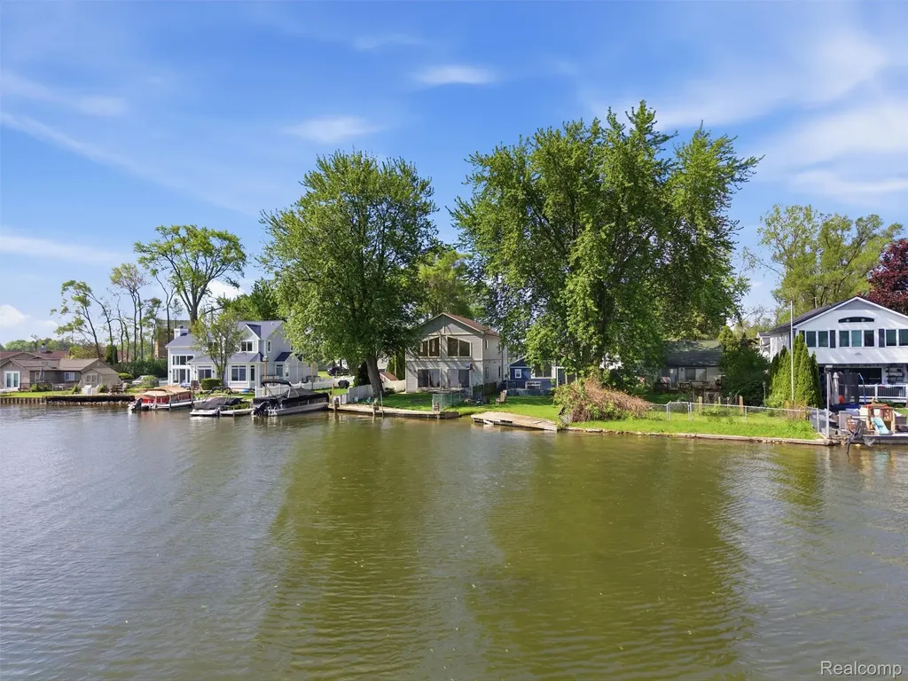 8868 Tackles Drive White Lake Charter Township MI 48386