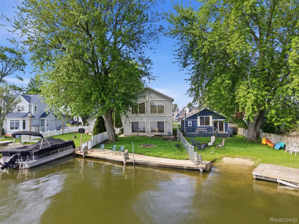 8868 Tackles Drive White Lake Charter Township MI 48386