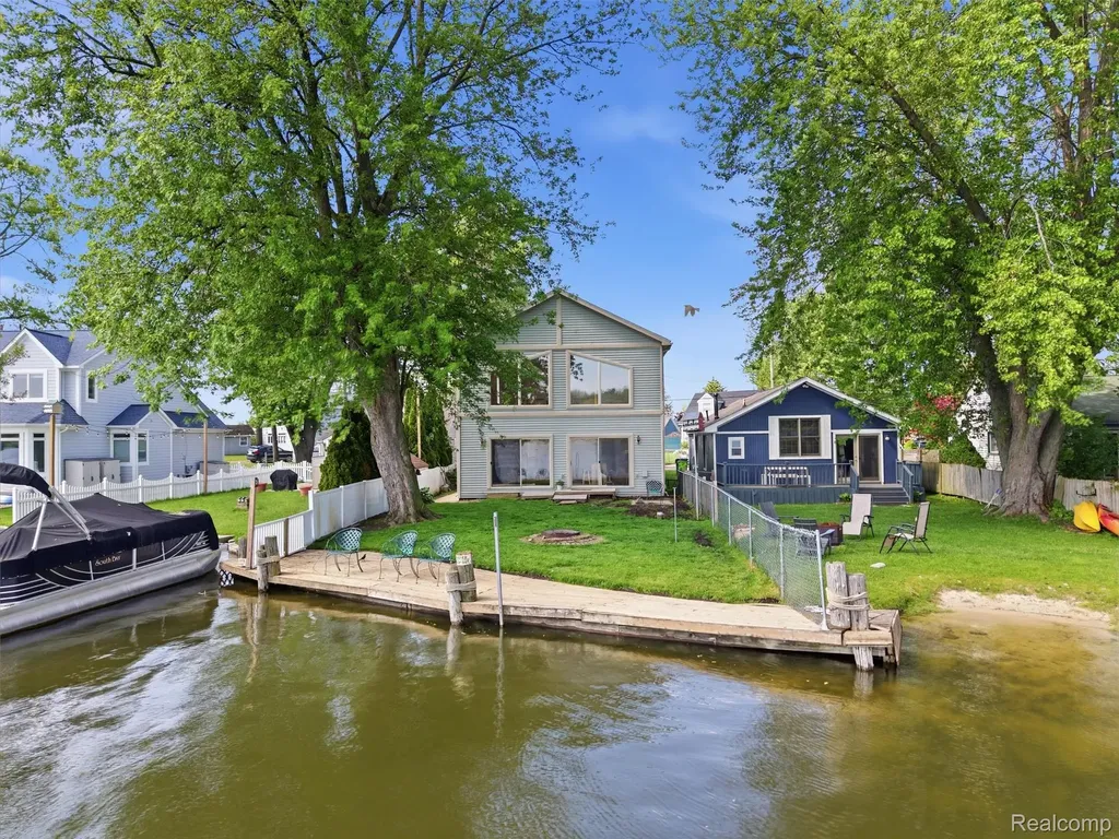 8868 Tackles Drive White Lake Charter Township MI 48386