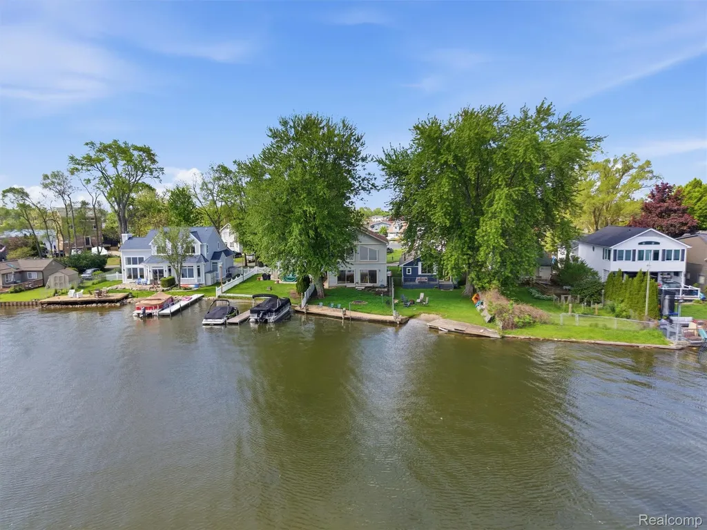8868 Tackles Drive White Lake Charter Township MI 48386