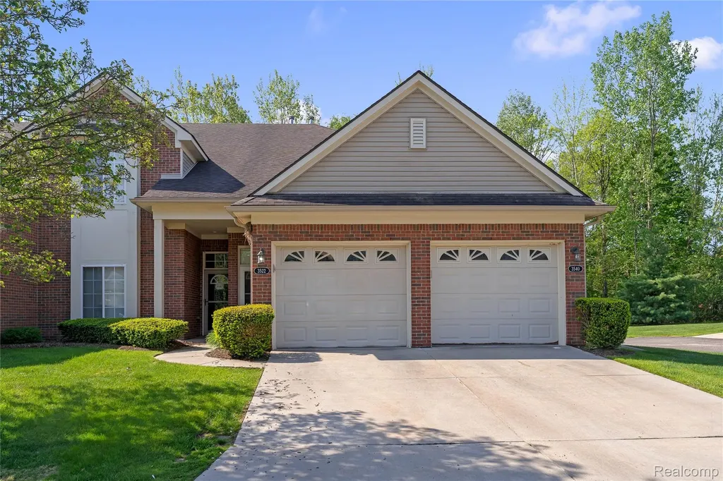 3522 Eagle Creek Shelby Charter Township MI 48317