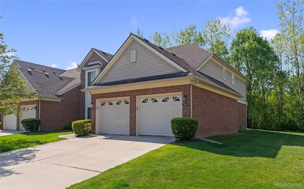 3522 Eagle Creek Shelby Charter Township MI 48317
