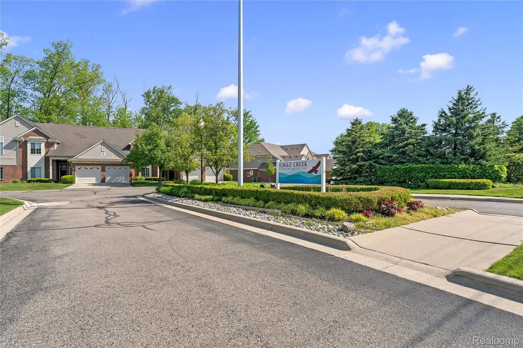 3522 Eagle Creek Shelby Charter Township MI 48317