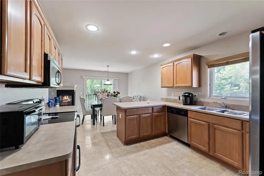 3522 Eagle Creek Shelby Charter Township MI 48317