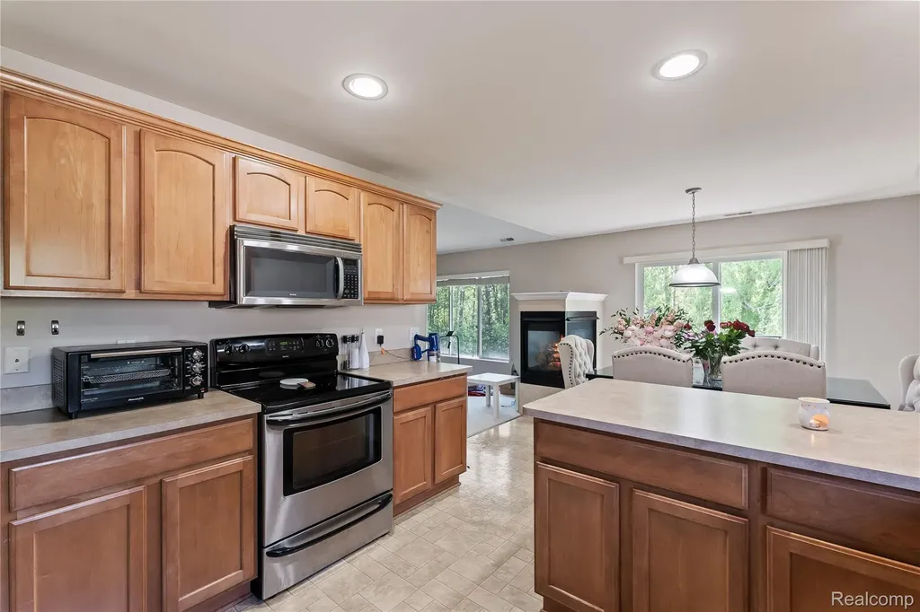 3522 Eagle Creek Shelby Charter Township MI 48317