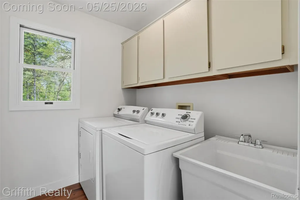 10232 Spencer Road Brighton Township MI 48114