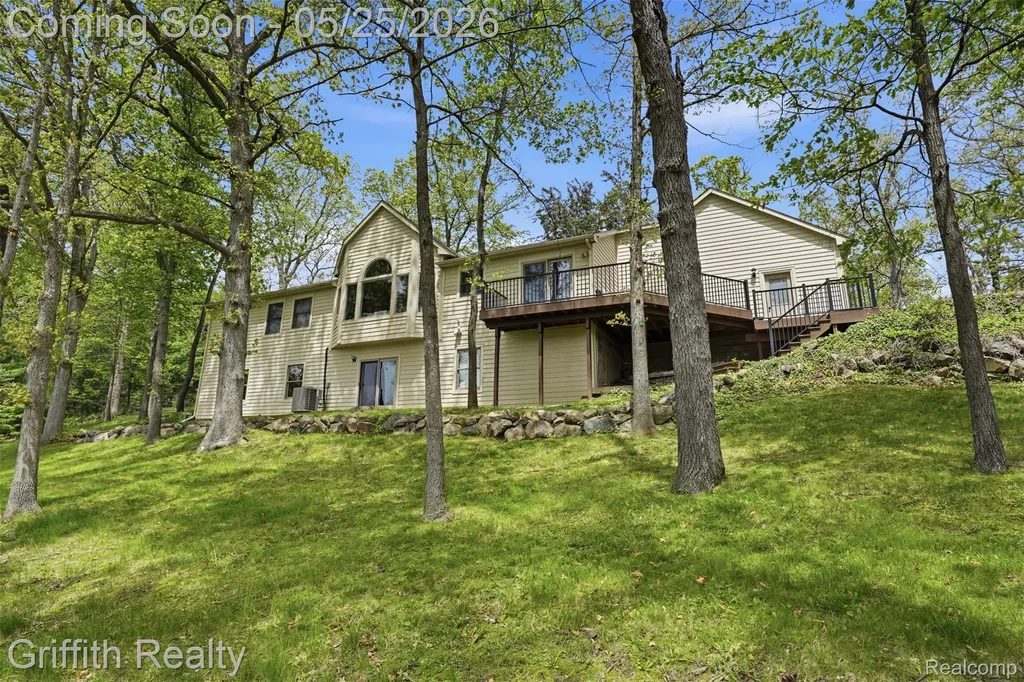 10232 Spencer Road Brighton Township MI 48114