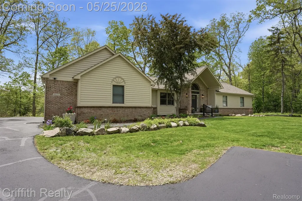 10232 Spencer Road Brighton Township MI 48114