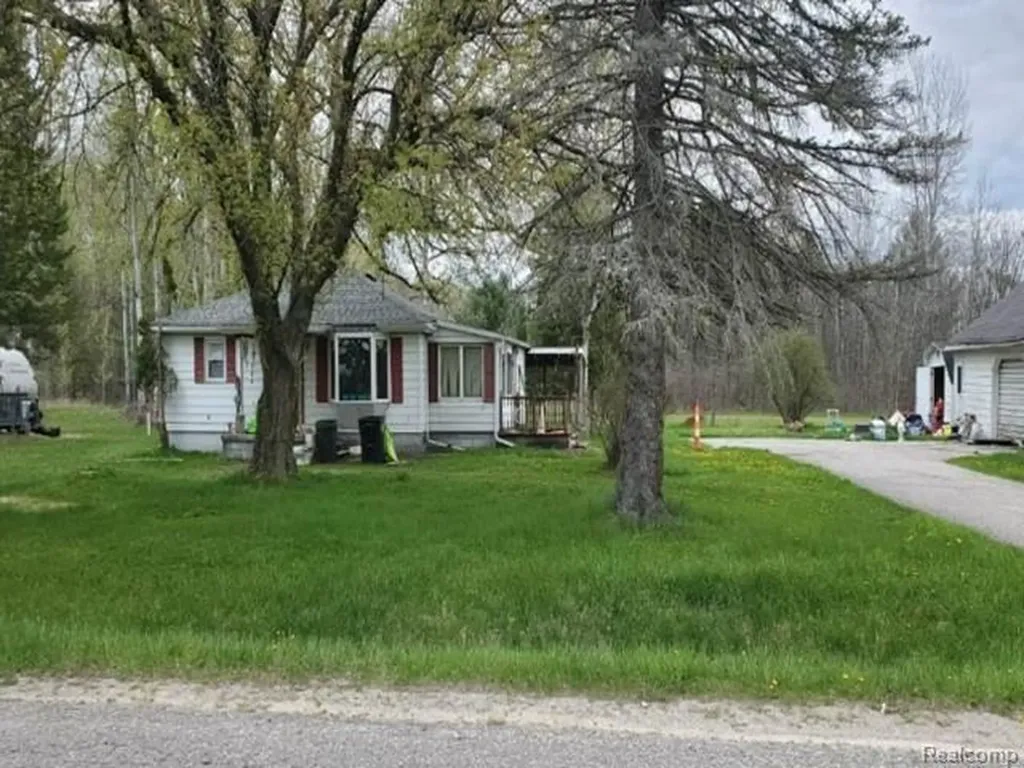 4056 N Three Rivers Gladwin City MI 48624