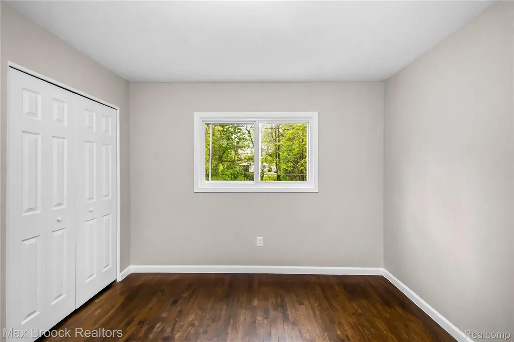 493 Luther Avenue Pontiac City MI 48341