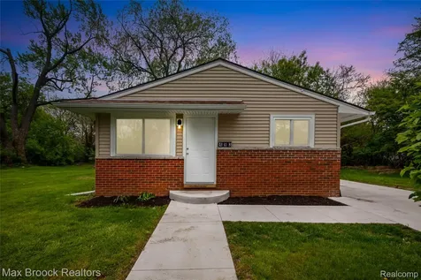 493 Luther Avenue Pontiac City MI 48341