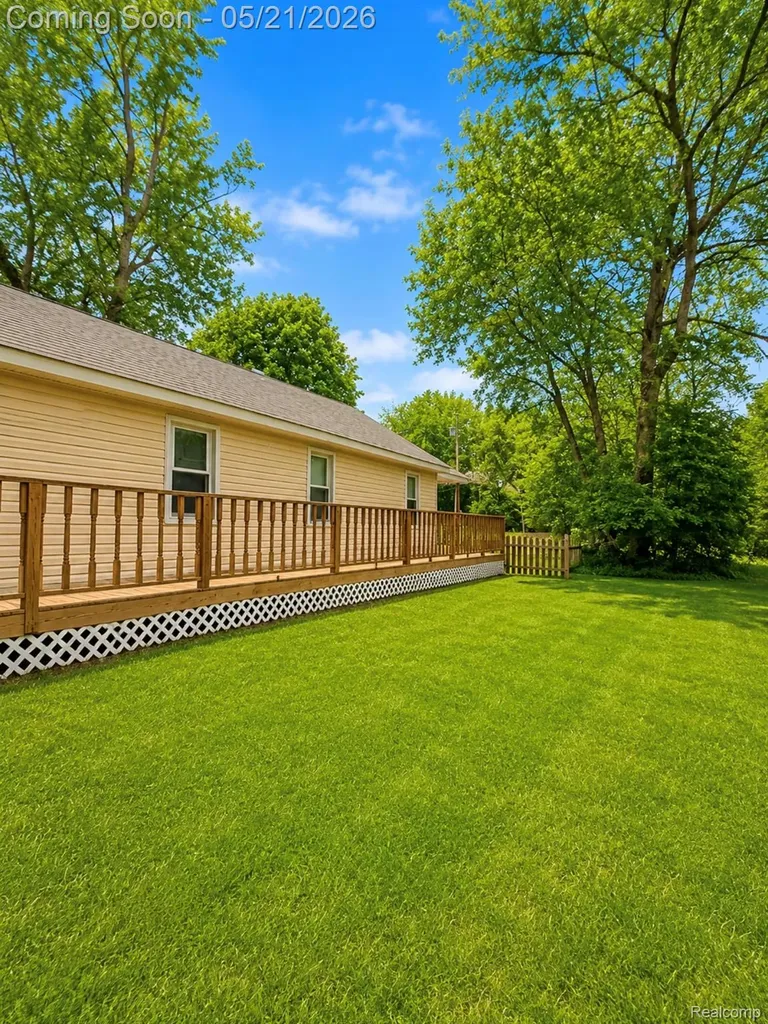 18351 Lathers Street Livonia City MI 48152