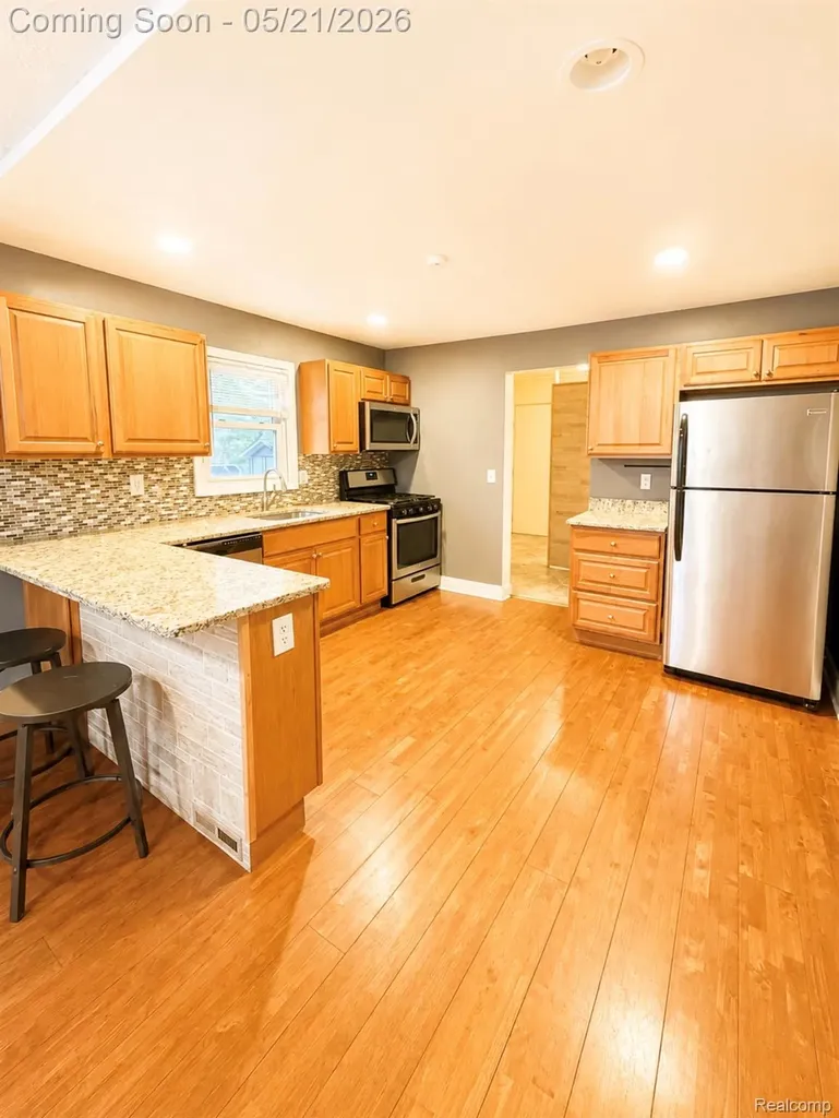 18351 Lathers Street Livonia City MI 48152