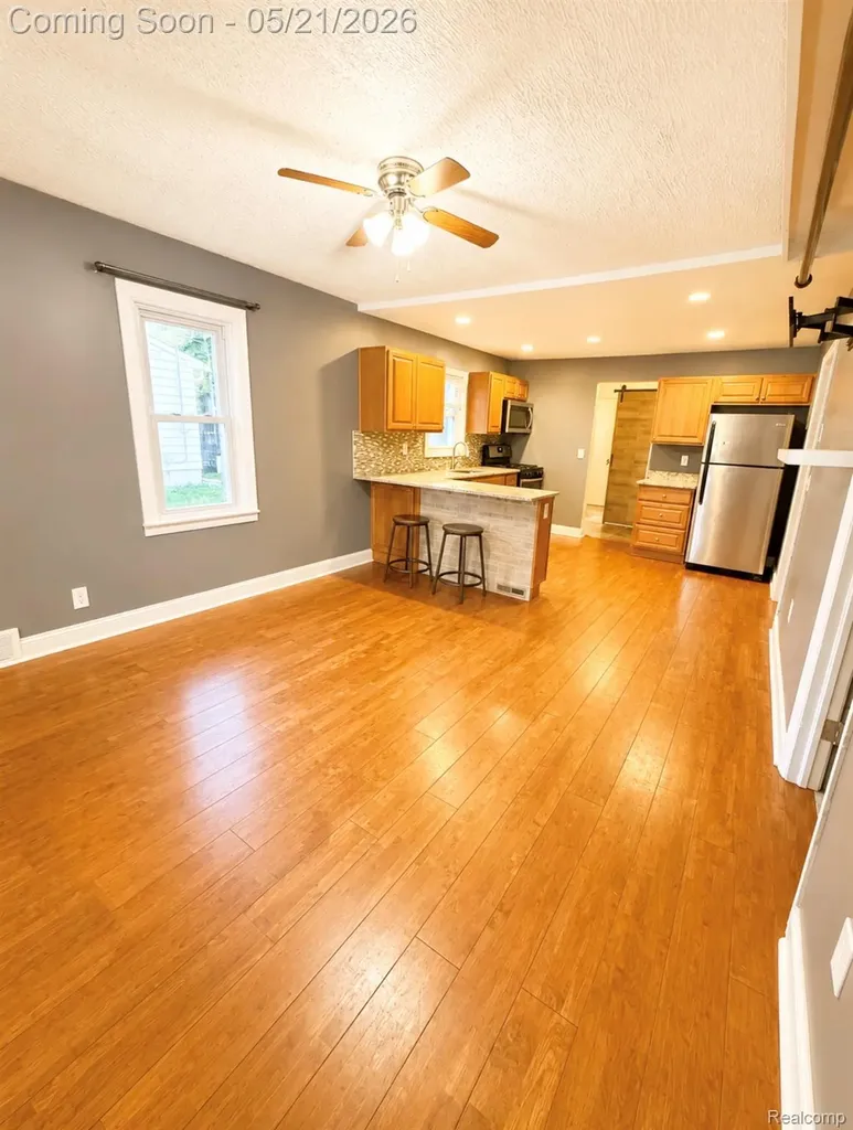 18351 Lathers Street Livonia City MI 48152