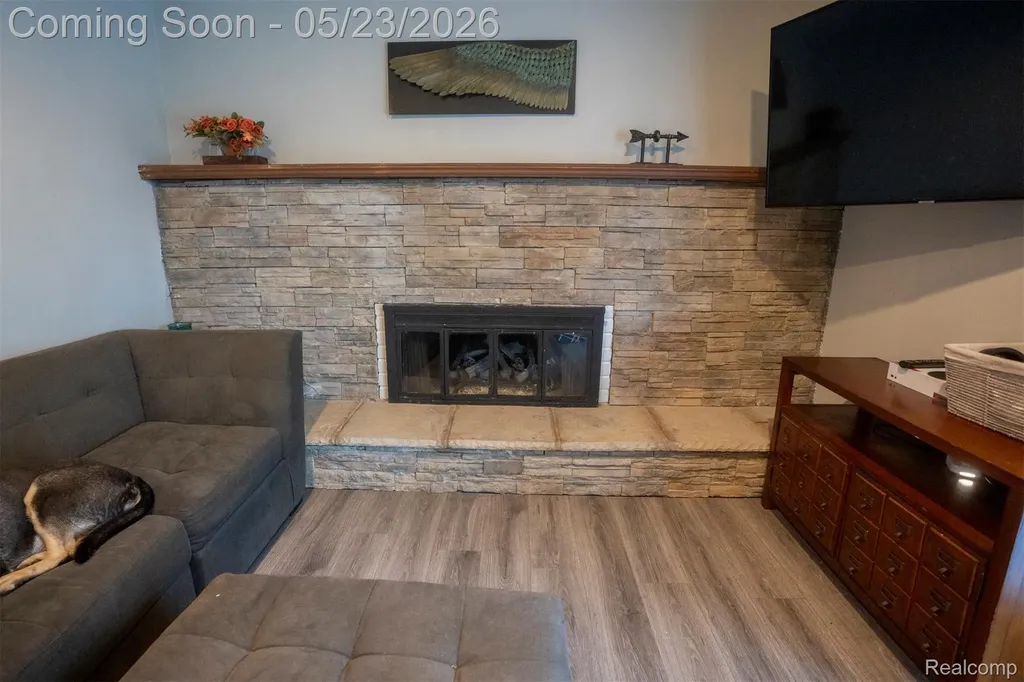 530 Sheffield Drive Madison Heights City MI 48071