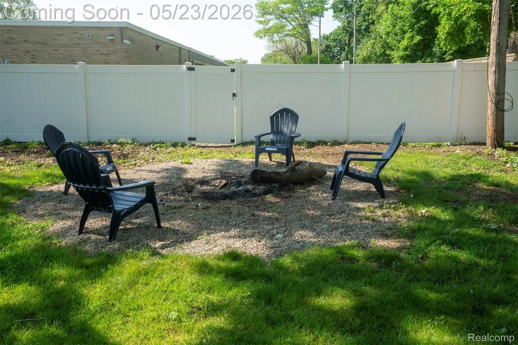 530 Sheffield Drive Madison Heights City MI 48071
